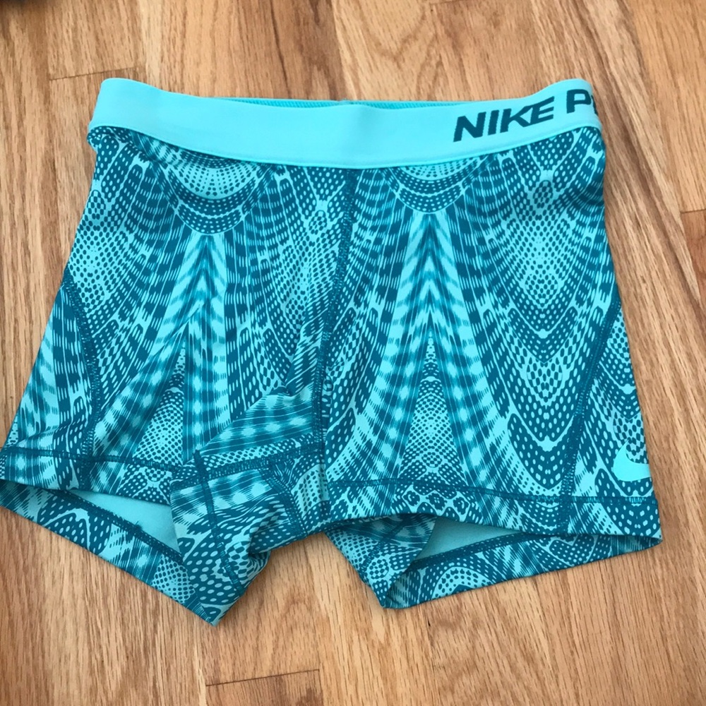 Patterned teal Nike pro spandex
